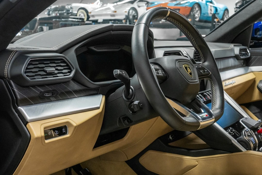 2019 Lamborghini Urus - Image 12 of 21