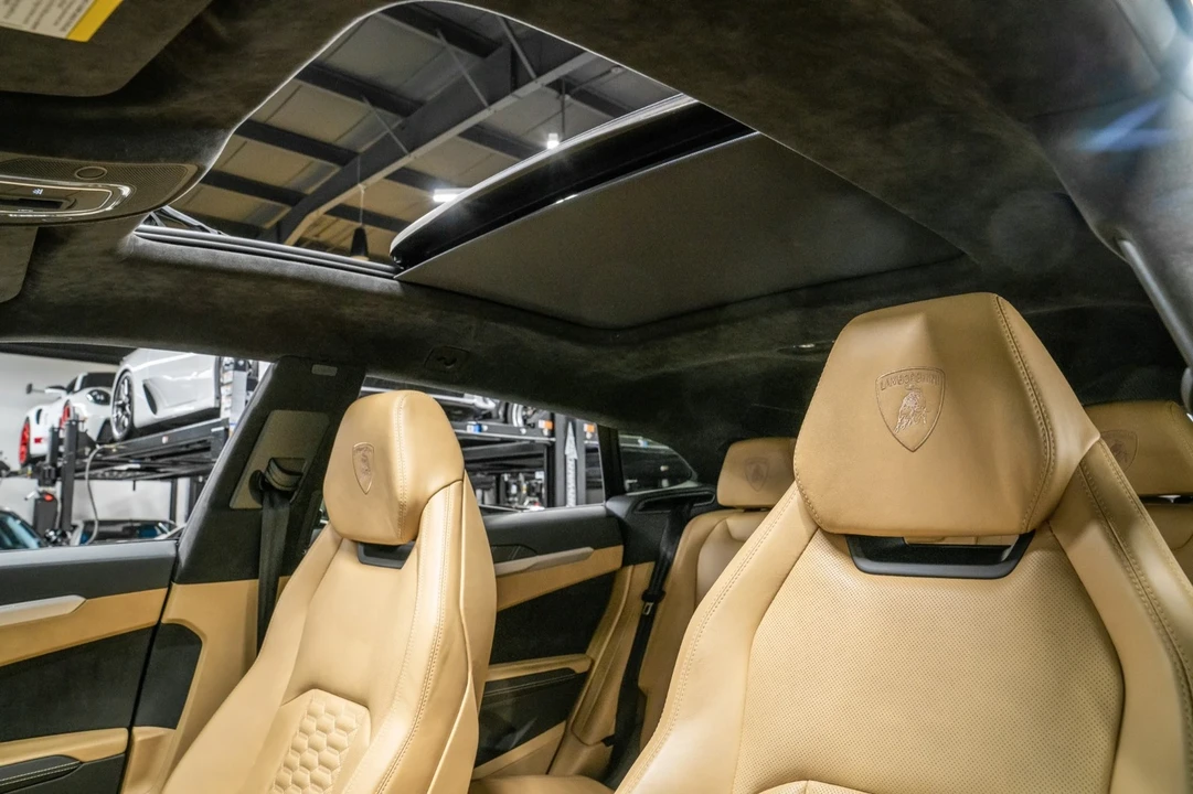 2019 Lamborghini Urus - Image 17 of 21