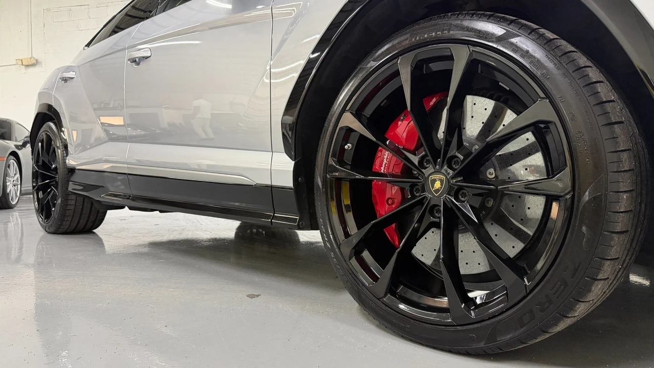 2019 Lamborghini Urus - Image 7 of 21