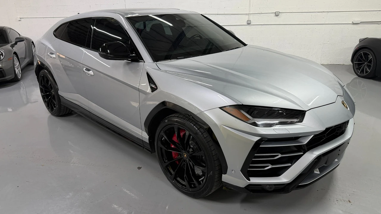 2019 Lamborghini Urus - Image 2 of 21