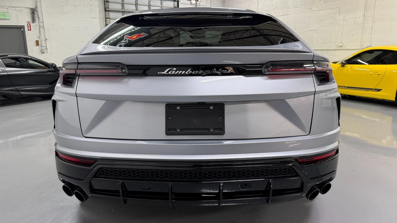 2019 Lamborghini Urus - Image 16 of 21