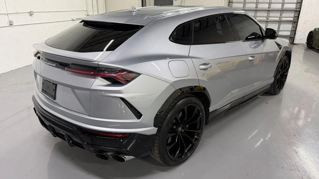 2019 Lamborghini Urus - Image 13 of 21