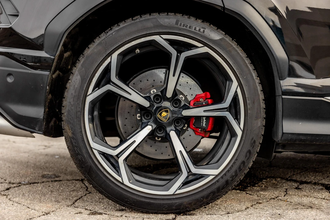 2019 Lamborghini Urus - Image 30 of 31