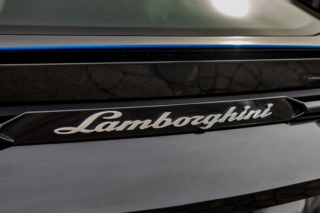 2019 Lamborghini Urus - Image 22 of 31