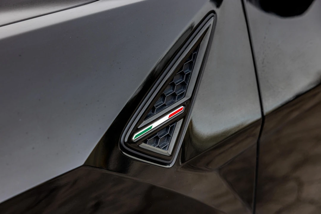 2019 Lamborghini Urus - Image 16 of 31