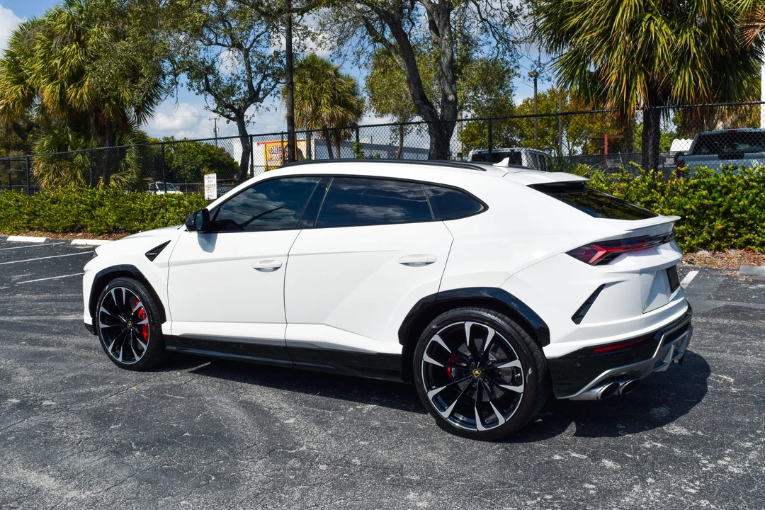 2019 Lamborghini Urus - Image 24 of 31