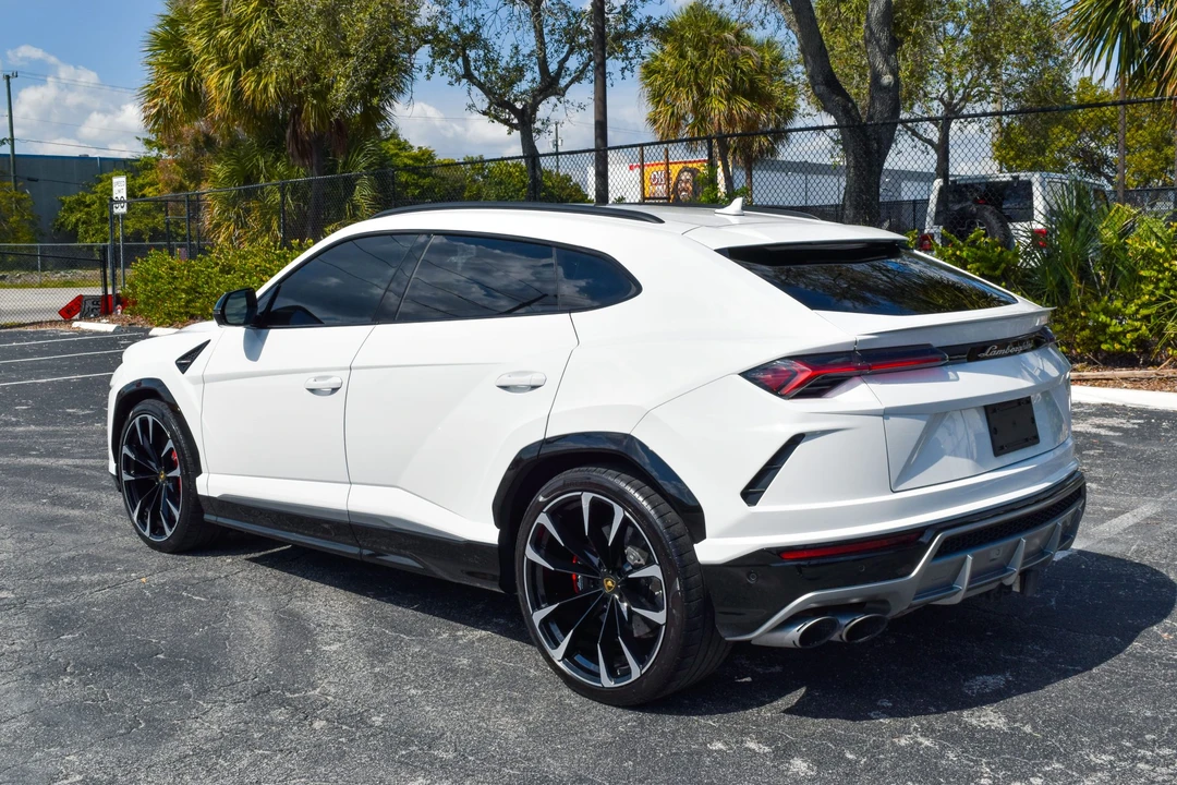 2019 Lamborghini Urus - Image 26 of 31