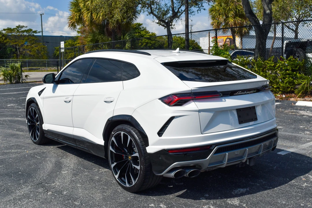 2019 Lamborghini Urus - Image 28 of 31