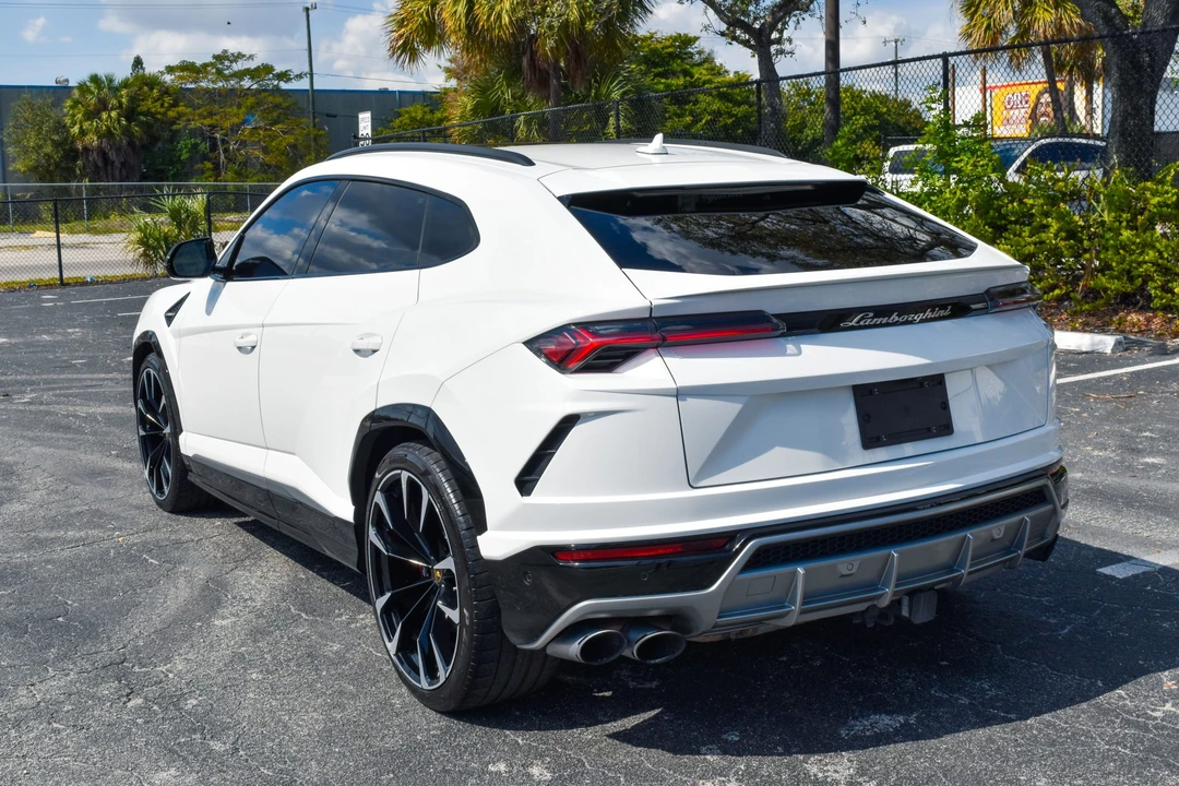 2019 Lamborghini Urus - Image 29 of 31