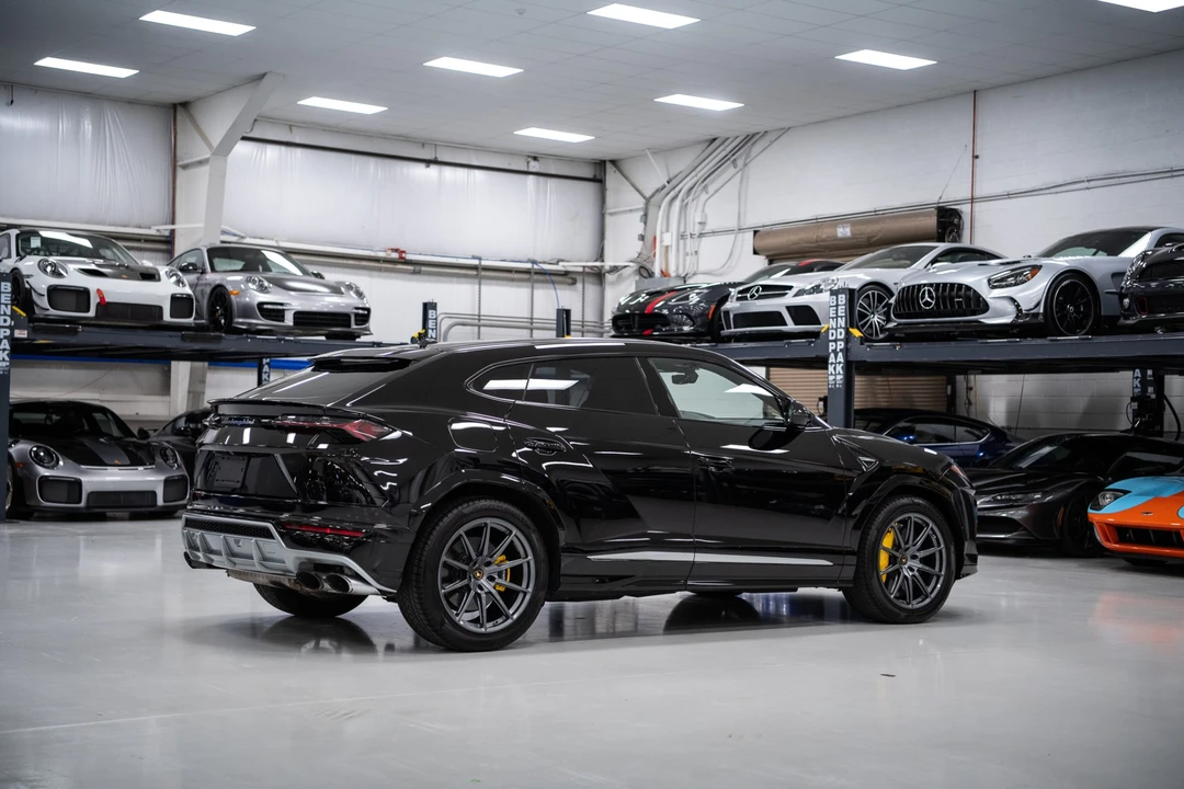 2019 Lamborghini Urus - Image 16 of 31