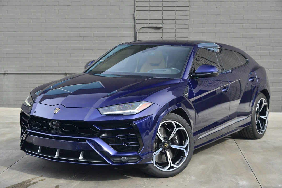 2019 Lamborghini Urus - Image 2 of 31