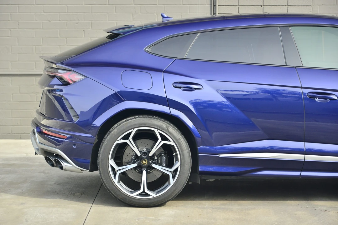 2019 Lamborghini Urus - Image 25 of 31