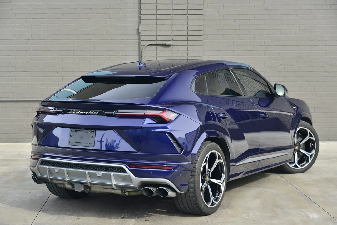 2019 Lamborghini Urus - Image 12 of 31