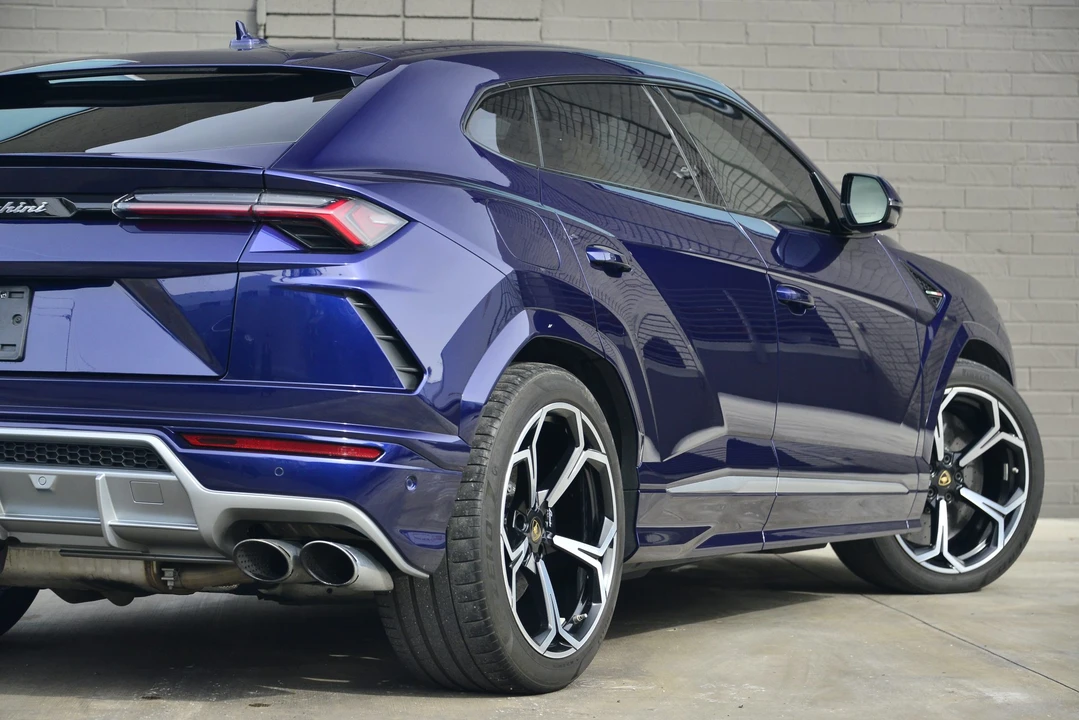 2019 Lamborghini Urus - Image 29 of 31