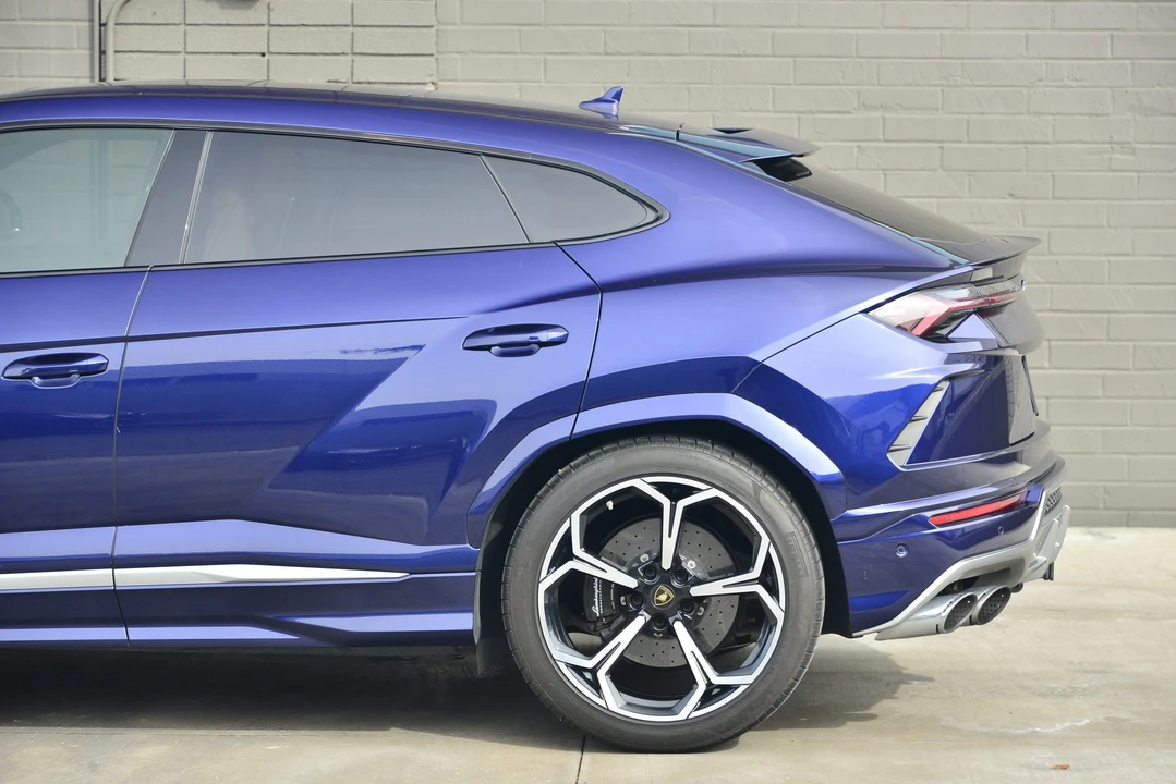 2019 Lamborghini Urus - Image 28 of 31