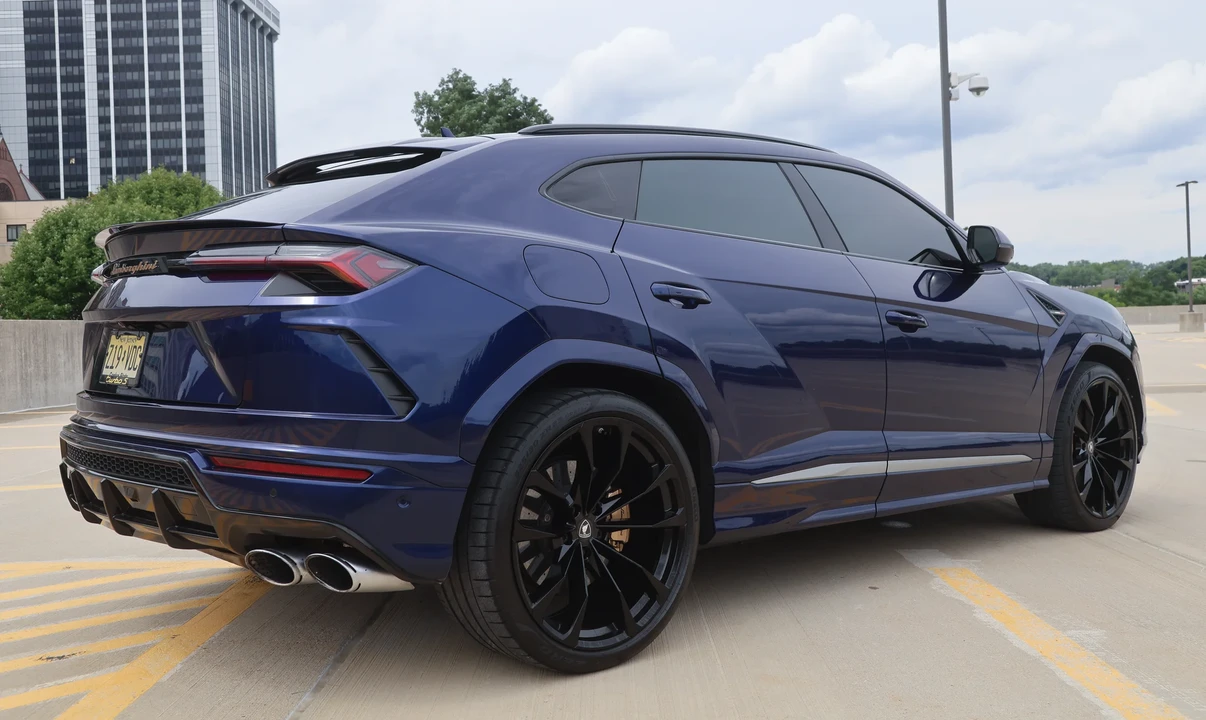 2019 Lamborghini Urus - Image 11 of 31