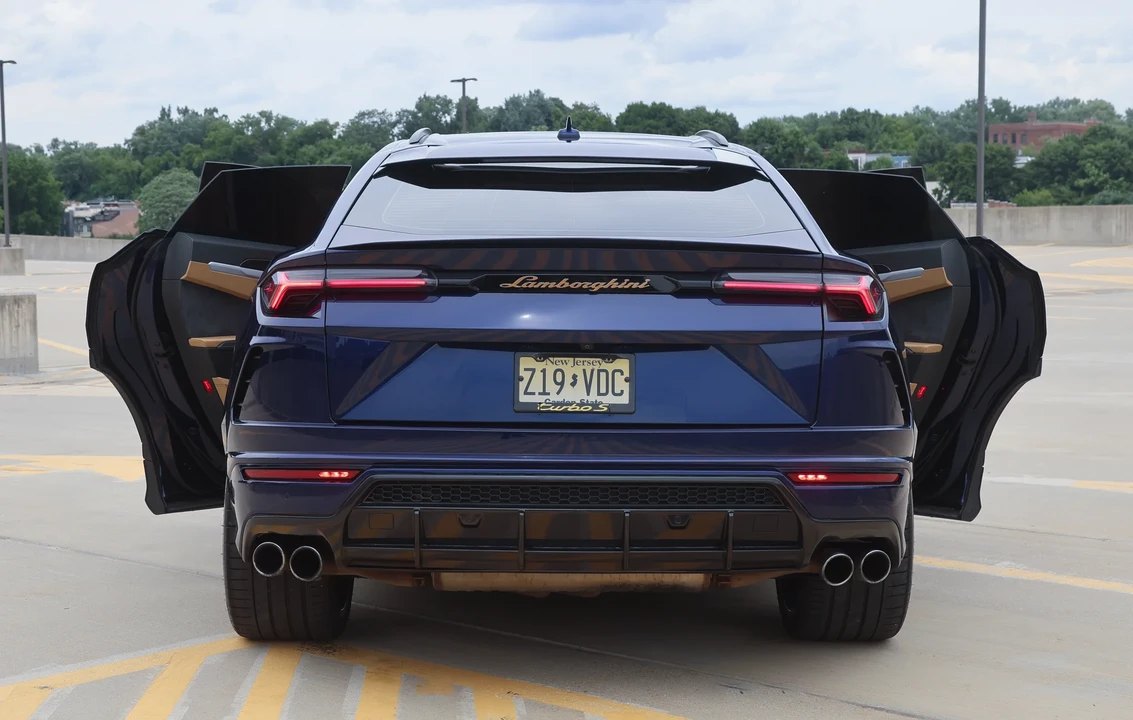 2019 Lamborghini Urus - Image 10 of 31
