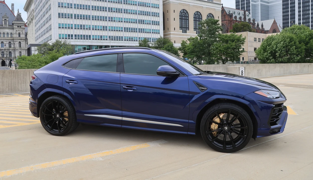 2019 Lamborghini Urus - Image 13 of 31