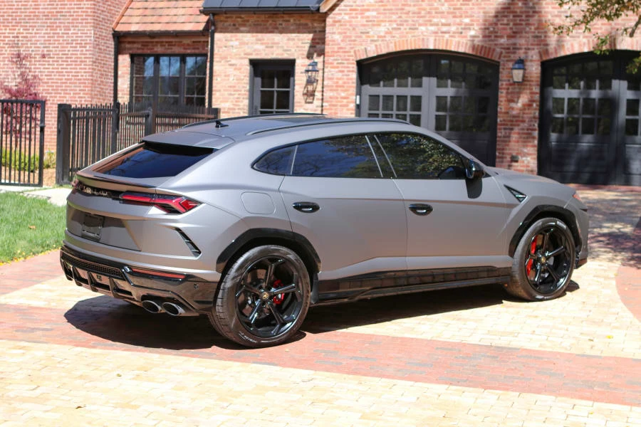 2019 Lamborghini Urus - Image 2 of 31