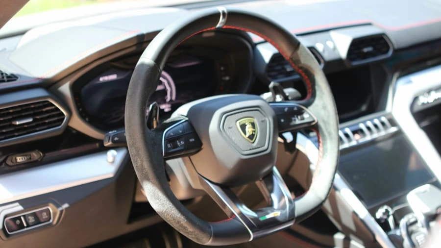 2019 Lamborghini Urus - Image 4 of 31