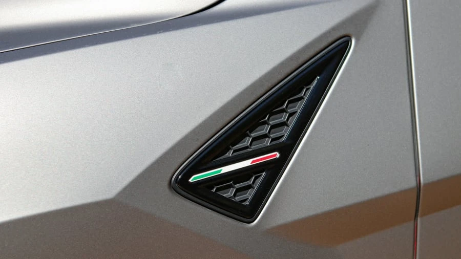 2019 Lamborghini Urus - Image 8 of 31