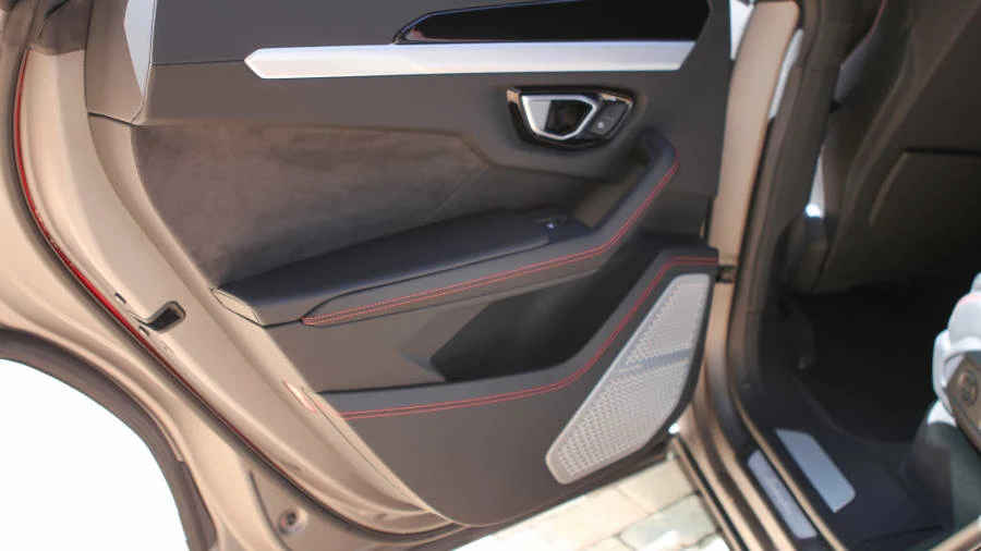 2019 Lamborghini Urus - Image 18 of 31
