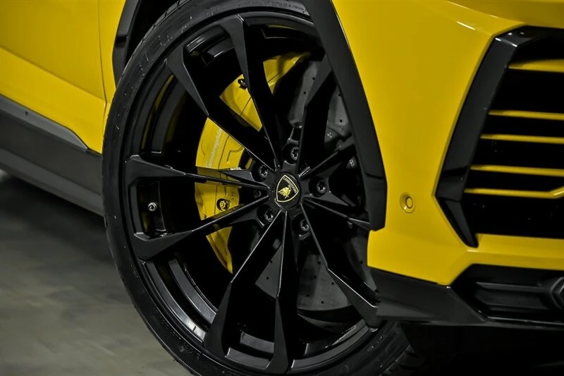 2019 Lamborghini Urus - Image 4 of 31
