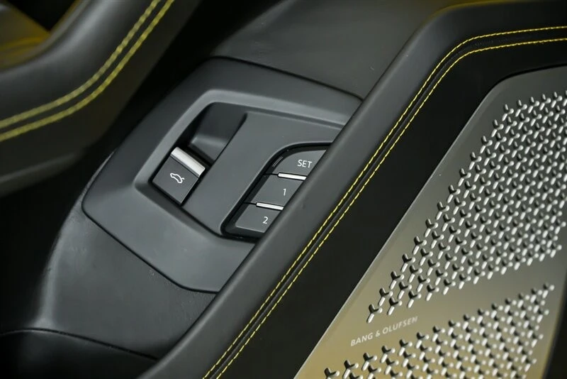 2019 Lamborghini Urus - Image 14 of 31