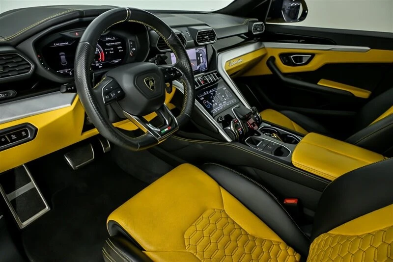 2019 Lamborghini Urus - Image 16 of 31