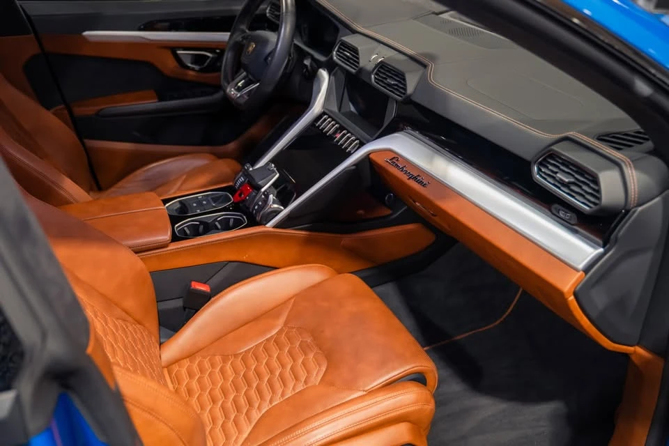 2019 Lamborghini Urus - Image 16 of 20
