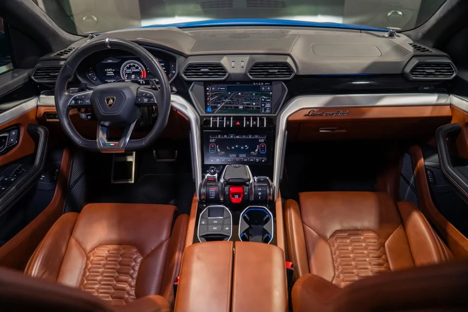2019 Lamborghini Urus - Image 2 of 20