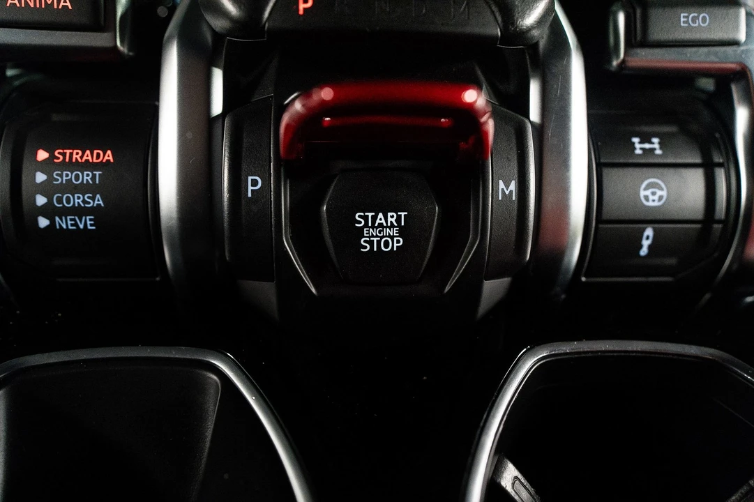 2019 Lamborghini Urus - Image 25 of 31