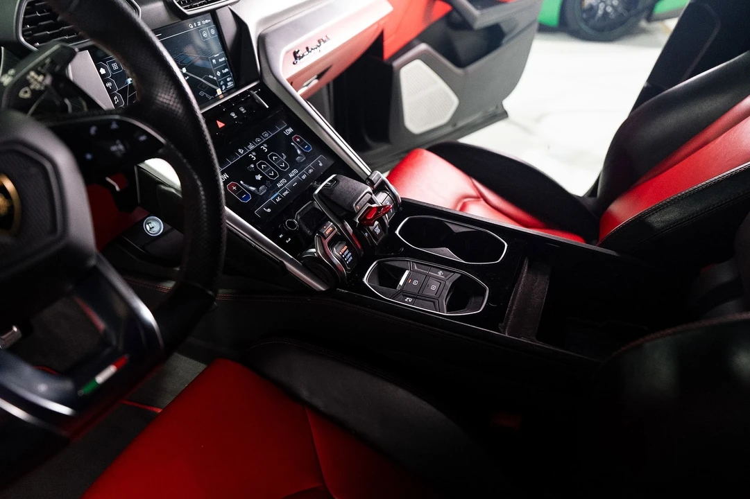 2019 Lamborghini Urus - Image 26 of 31