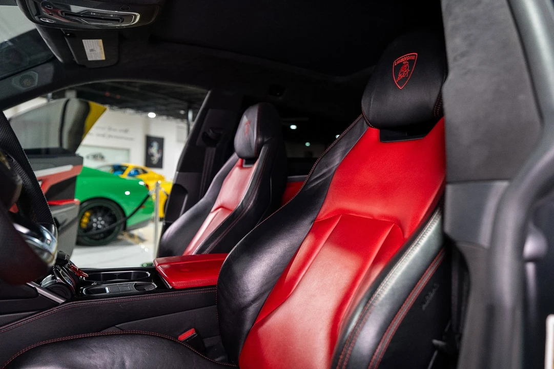 2019 Lamborghini Urus - Image 10 of 31