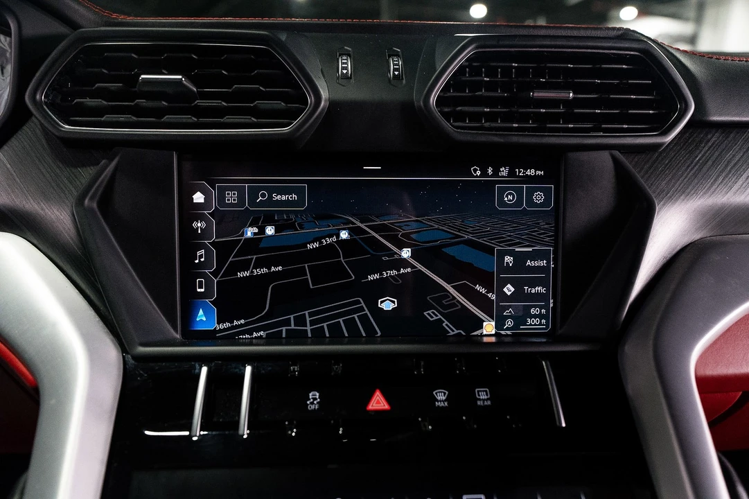 2019 Lamborghini Urus - Image 22 of 31