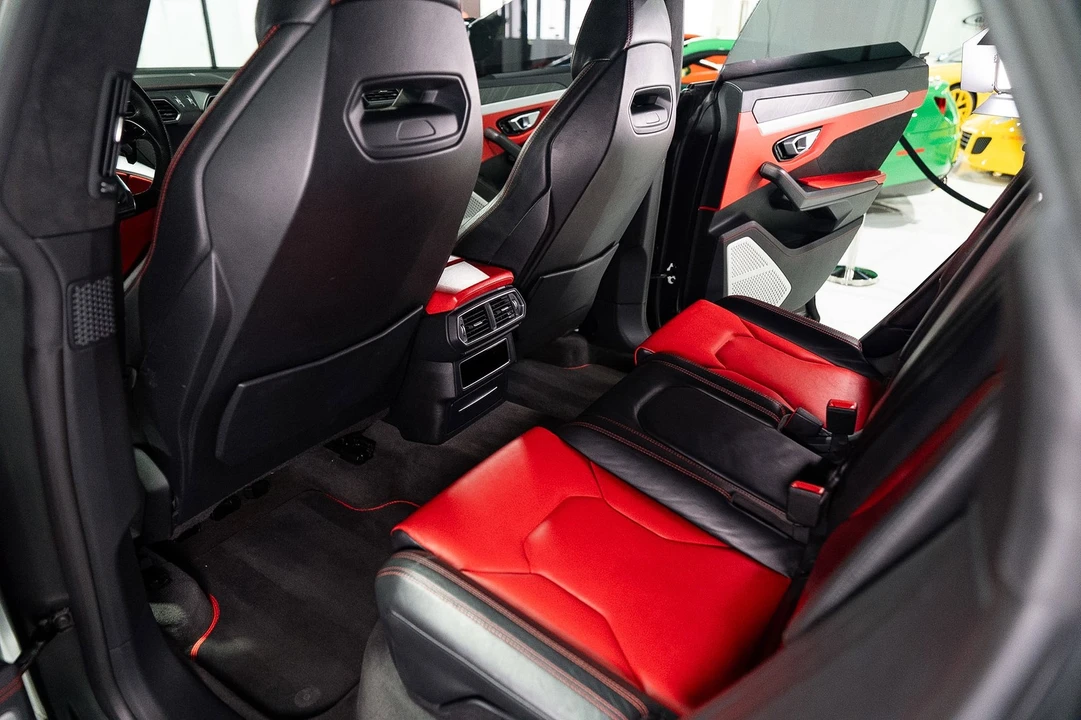 2019 Lamborghini Urus - Image 13 of 31