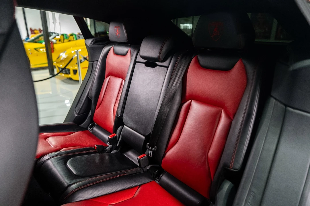 2019 Lamborghini Urus - Image 14 of 31