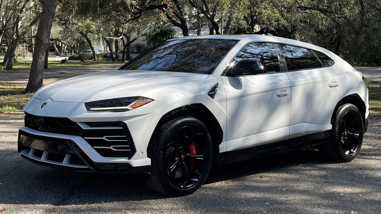 2019 Lamborghini Urus - Image 4 of 30