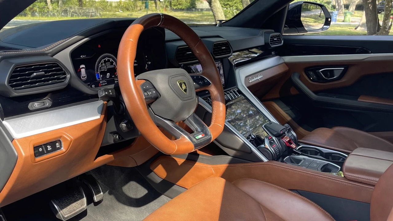 2019 Lamborghini Urus - Image 5 of 30