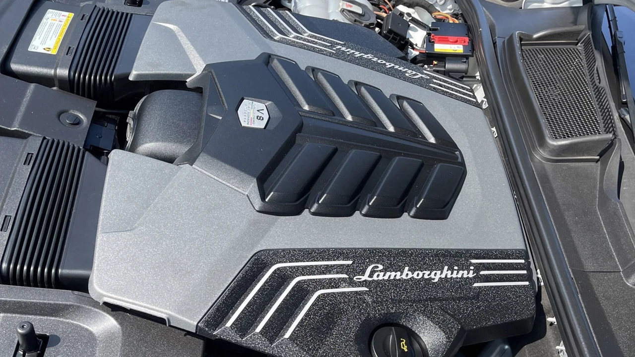 2019 Lamborghini Urus - Image 11 of 30