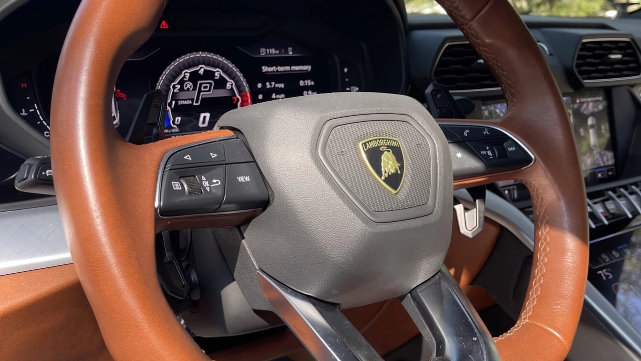 2019 Lamborghini Urus - Image 13 of 30