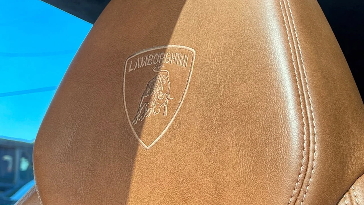2019 Lamborghini Urus - Image 15 of 30