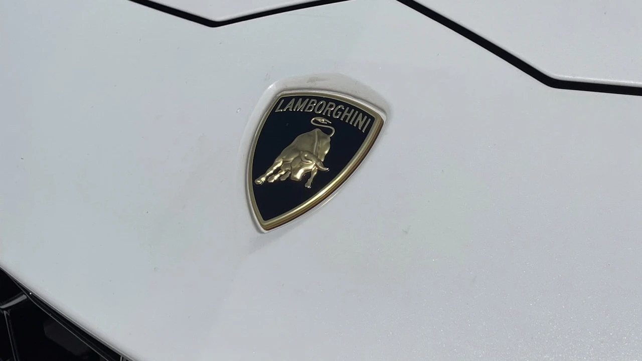 2019 Lamborghini Urus - Image 19 of 30
