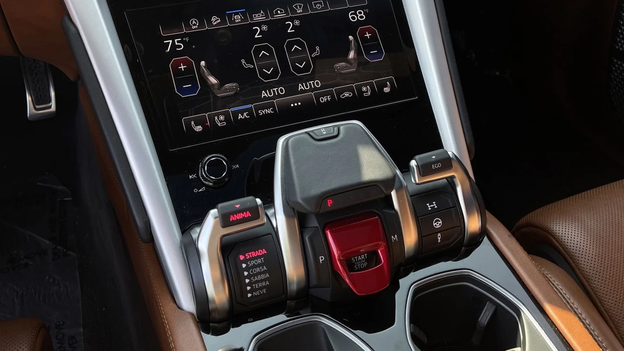 2019 Lamborghini Urus - Image 22 of 30