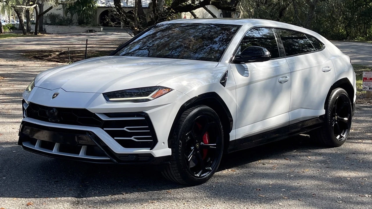 2019 Lamborghini Urus - Image 25 of 30