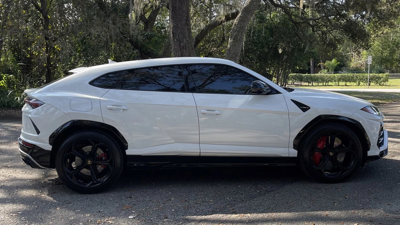 2019 Lamborghini Urus - Image 29 of 30