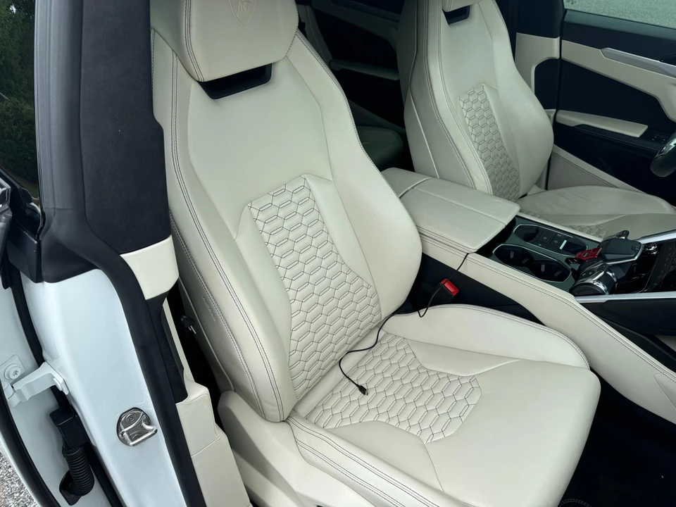 2019 Lamborghini Urus - Image 30 of 31