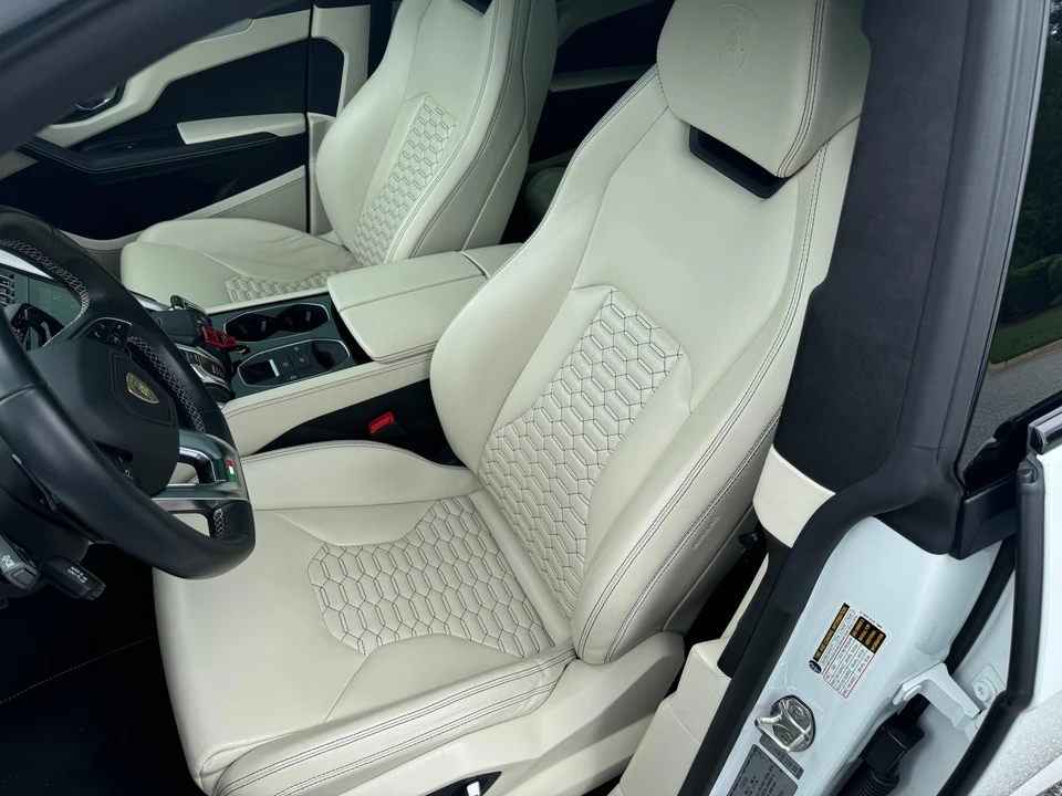 2019 Lamborghini Urus - Image 28 of 31