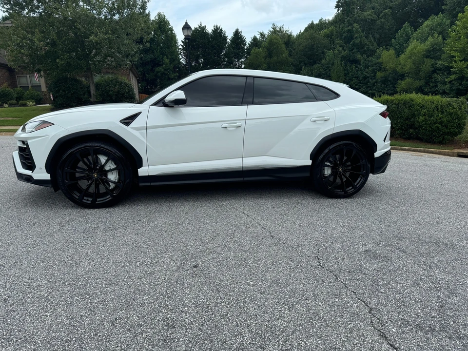 2019 Lamborghini Urus - Image 10 of 31