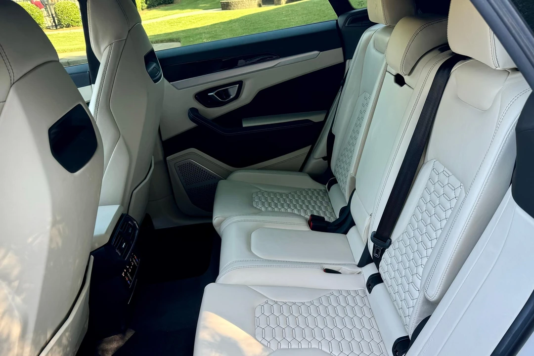 2019 Lamborghini Urus - Image 25 of 31